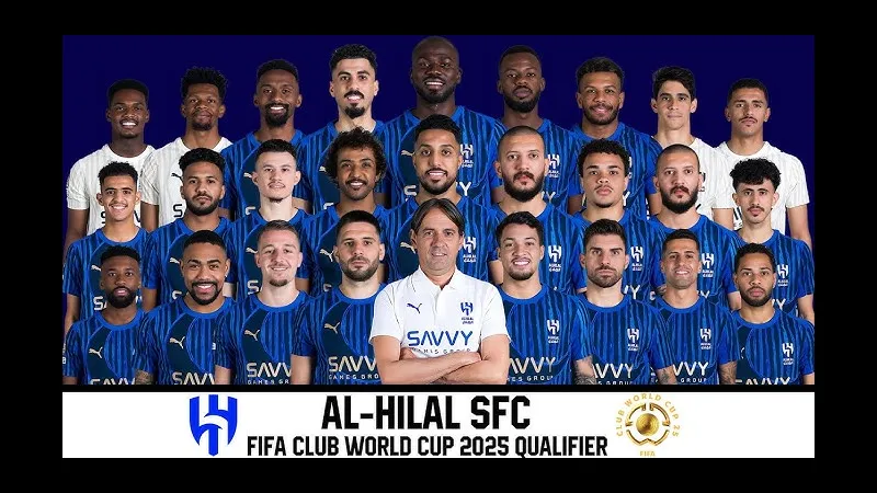 Cầu thủ Al Hilal đang thực hiện cú sút uy lực trước Damac Cầu thủ Al Hilal đang thực hiện cú sút uy lực trước Damac