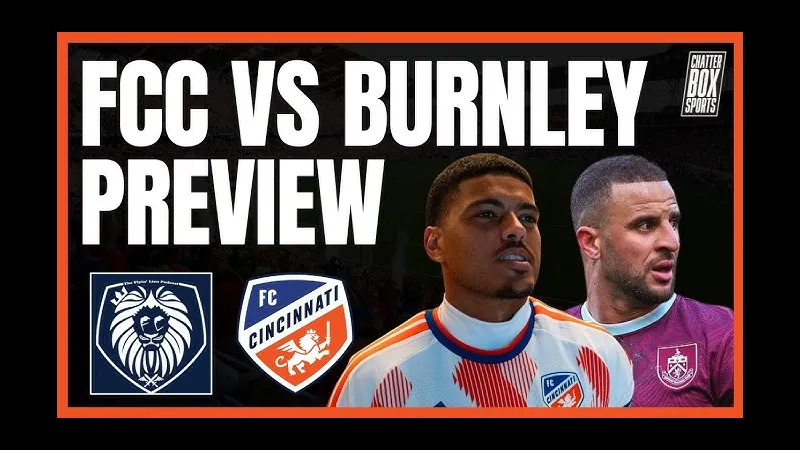 Cầu thủ Cincinnati và Burnley cùng tranh chấp bóng trên sân Cầu thủ Cincinnati và Burnley cùng tranh chấp bóng trên sân