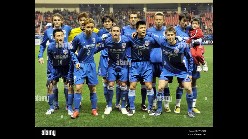 Cầu thủ Shanghai Shenhua và Beijing Guoan tranh chấp bóng trên sân - Lịch sử đối Cầu thủ Shanghai Shenhua và Beijing Guoan tranh chấp bóng trên sân - Lịch sử đối